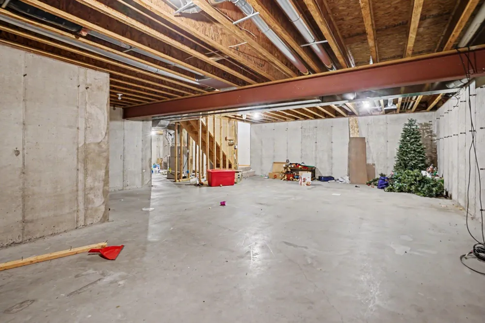 416 E River Road Muskegon, MI 49445