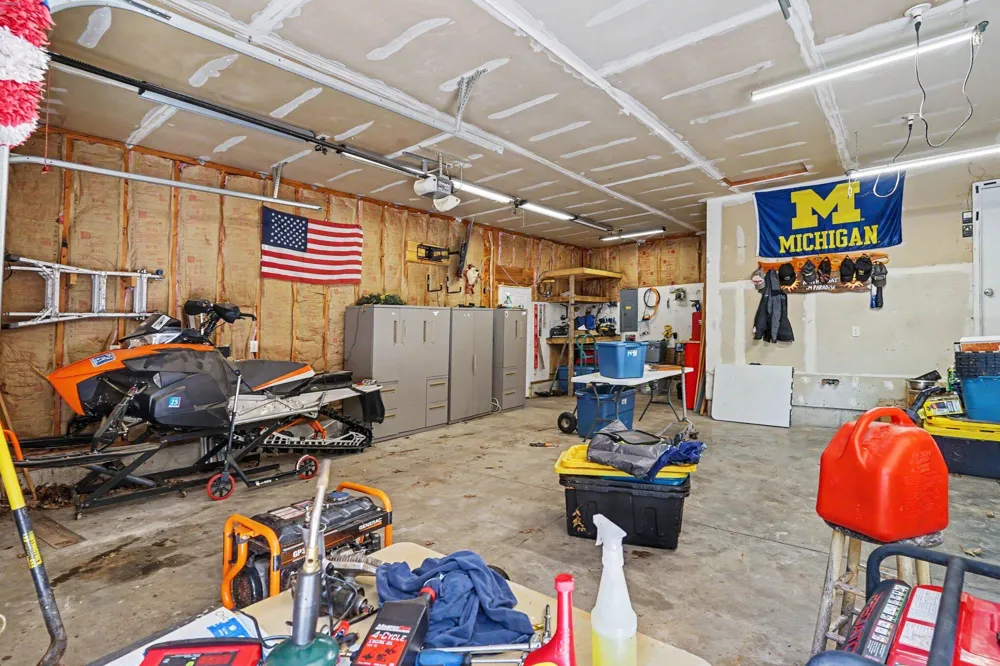 416 E River Road Muskegon, MI 49445