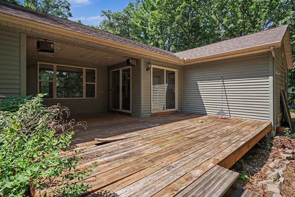 416 E River Road Muskegon, MI 49445