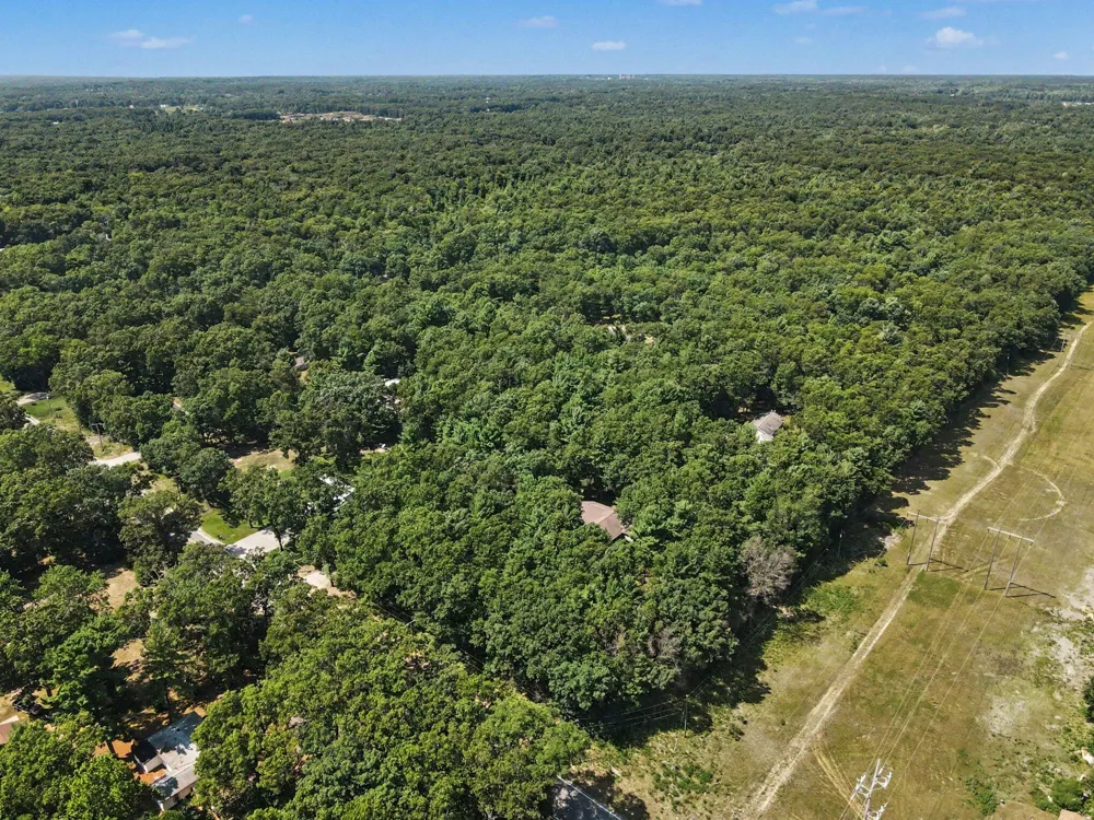 416 E River Road Muskegon, MI 49445