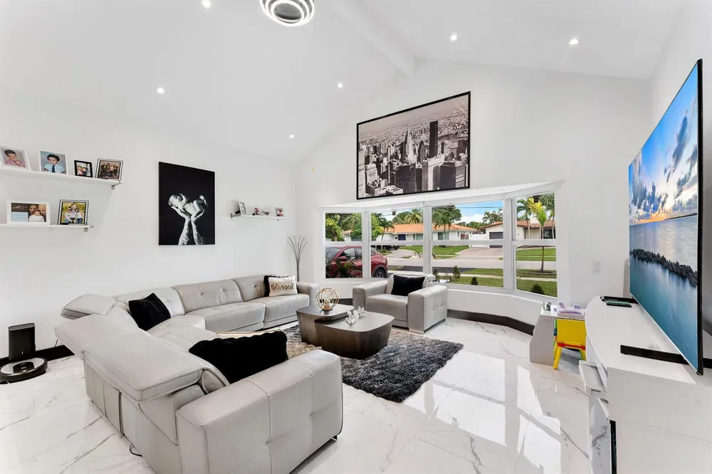 5800 SW 19TH STREET Plantation, FL 33317