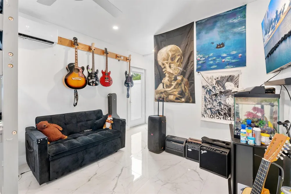 5800 SW 19TH STREET Plantation, FL 33317
