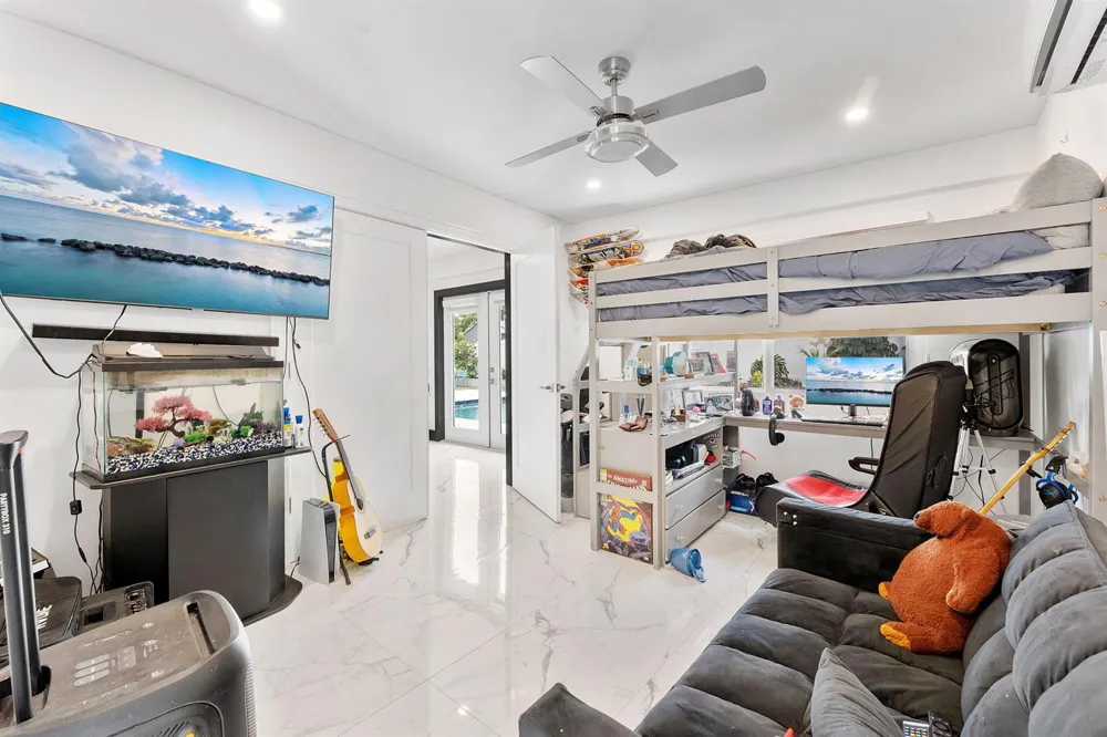 5800 SW 19TH STREET Plantation, FL 33317