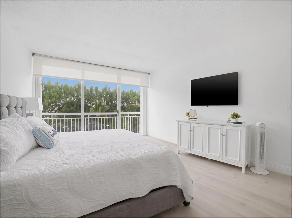 2780 S OCEAN BOULEVARD #309 Palm Beach, FL 33480