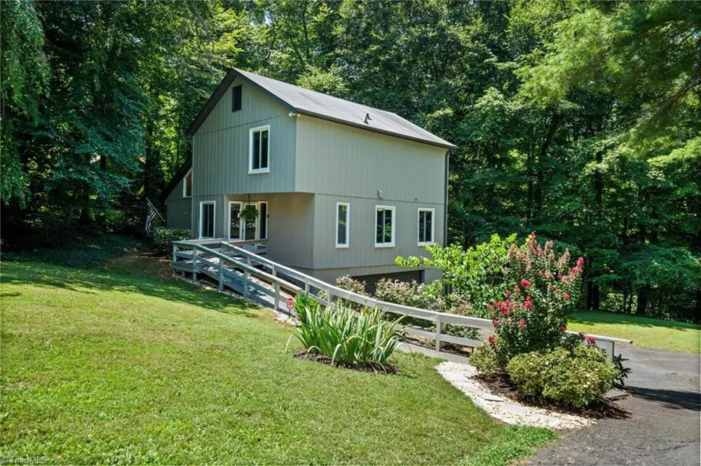 8054 Deverow Court Lewisville, NC 27023