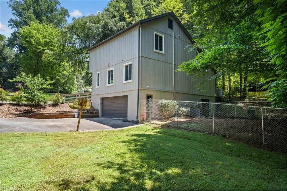 8054 Deverow Court Lewisville, NC 27023