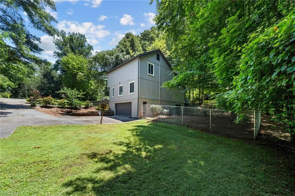 8054 Deverow Court Lewisville, NC 27023