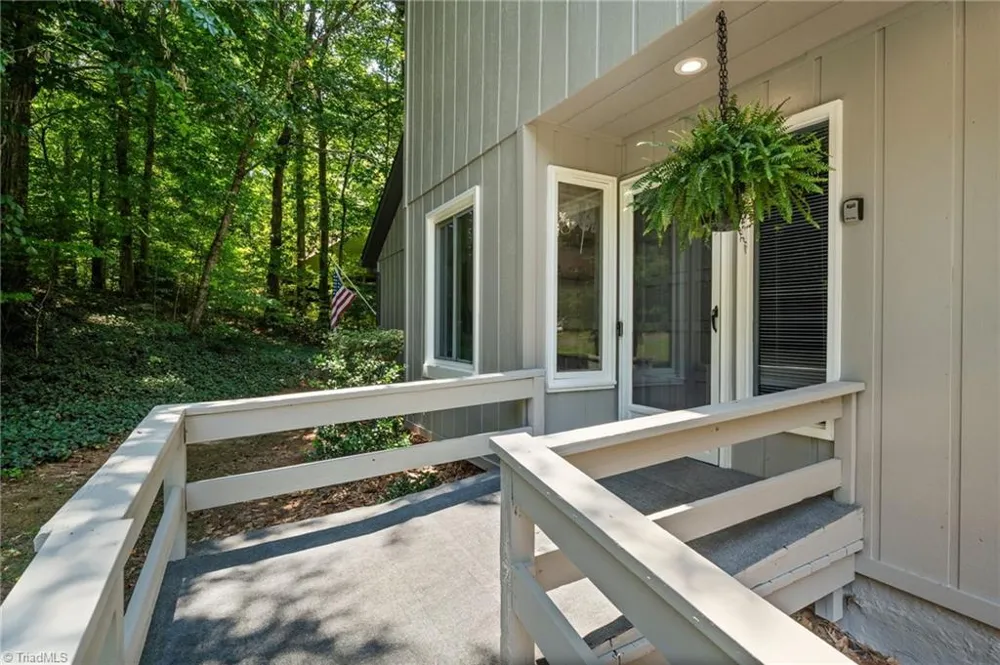 8054 Deverow Court Lewisville, NC 27023