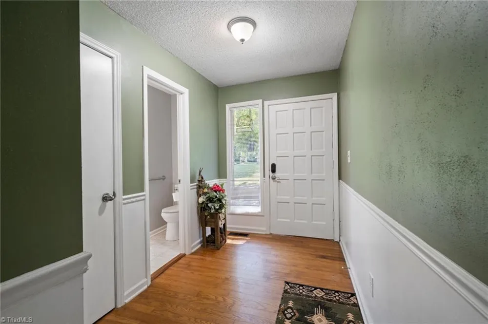 8054 Deverow Court Lewisville, NC 27023