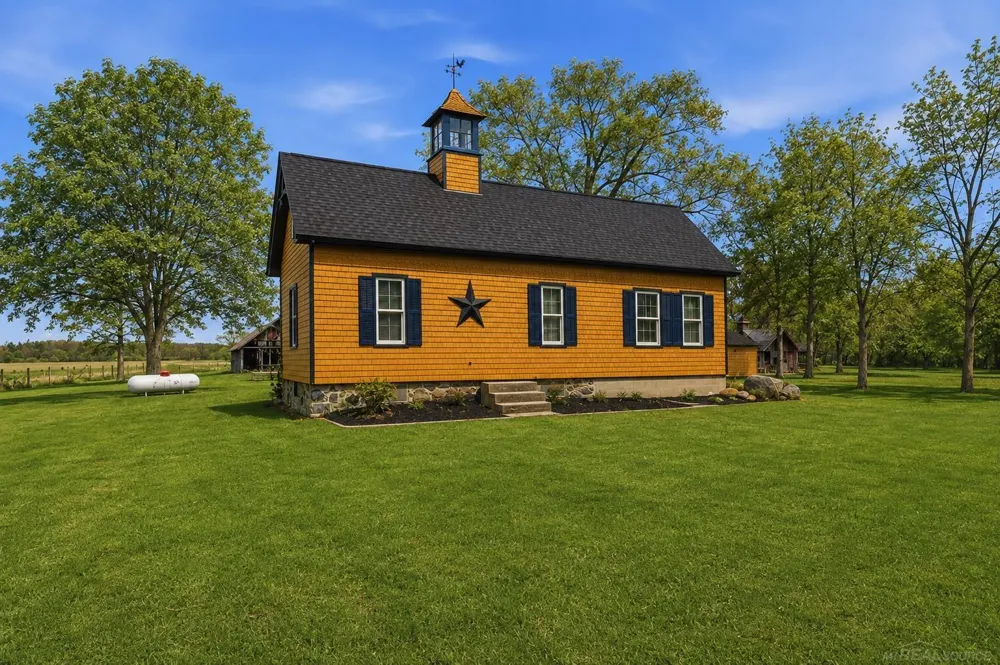 8839 Petz Road Imlay Township, MI 48444