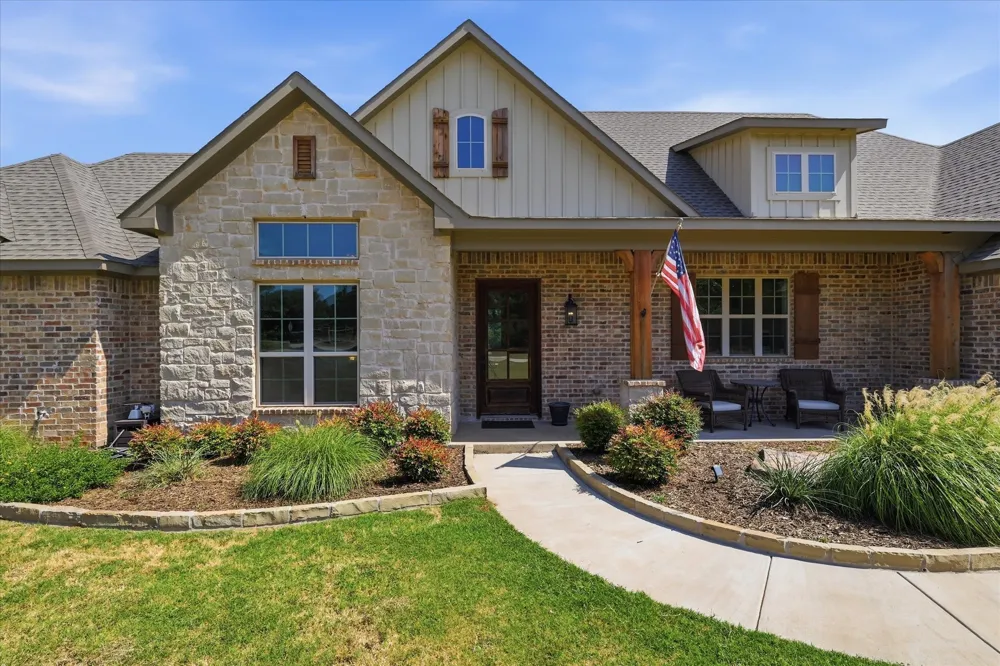 2782 Rock Hill Road Aubrey, TX 76227