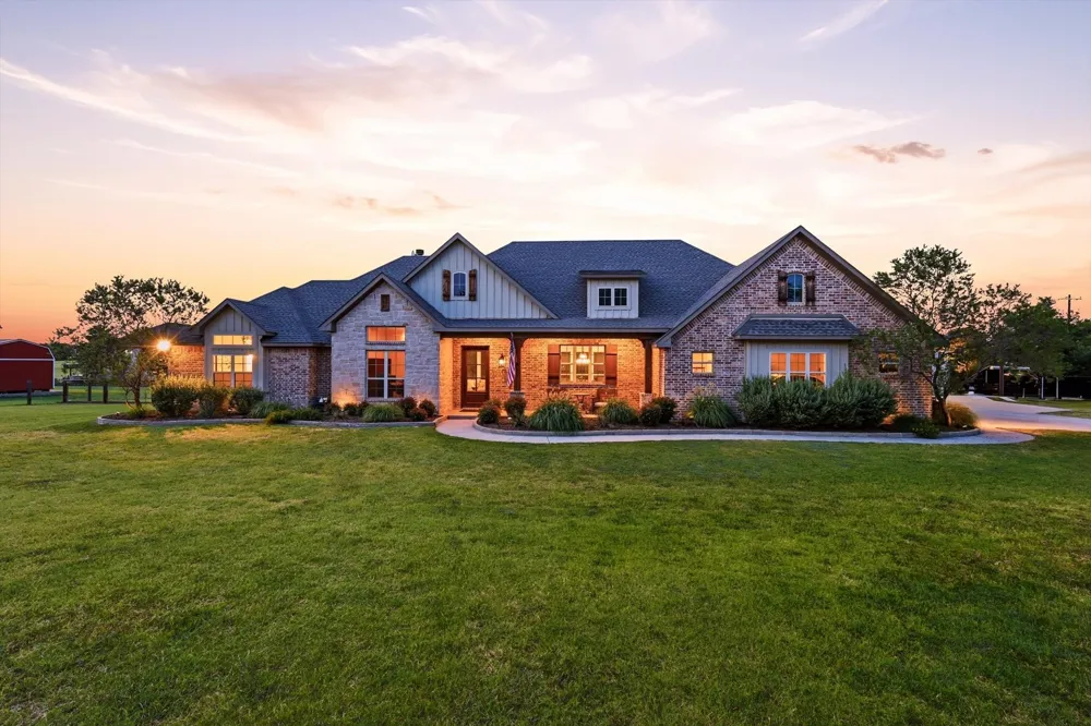 2782 Rock Hill Road Aubrey, TX 76227