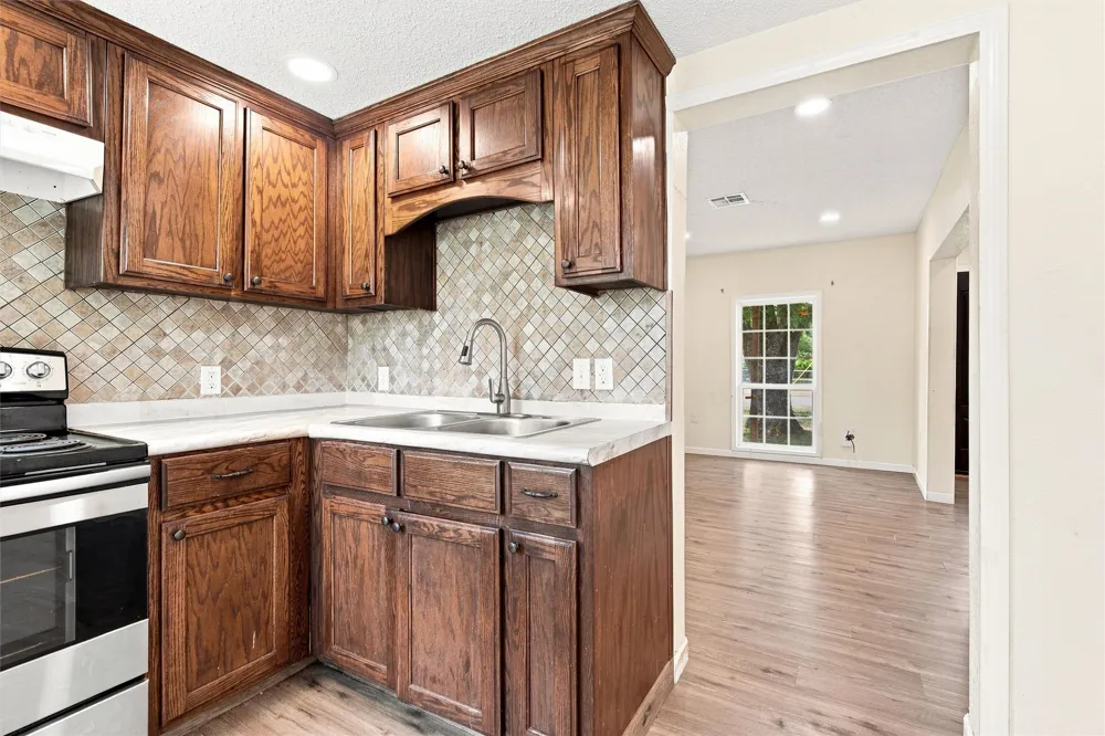 1126 W 7th Street McGregor, TX 76657