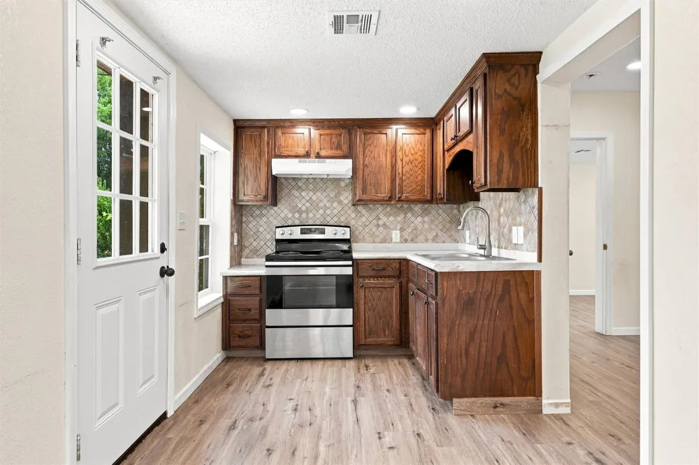 1126 W 7th Street McGregor, TX 76657