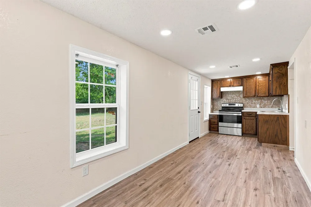 1126 W 7th Street McGregor, TX 76657