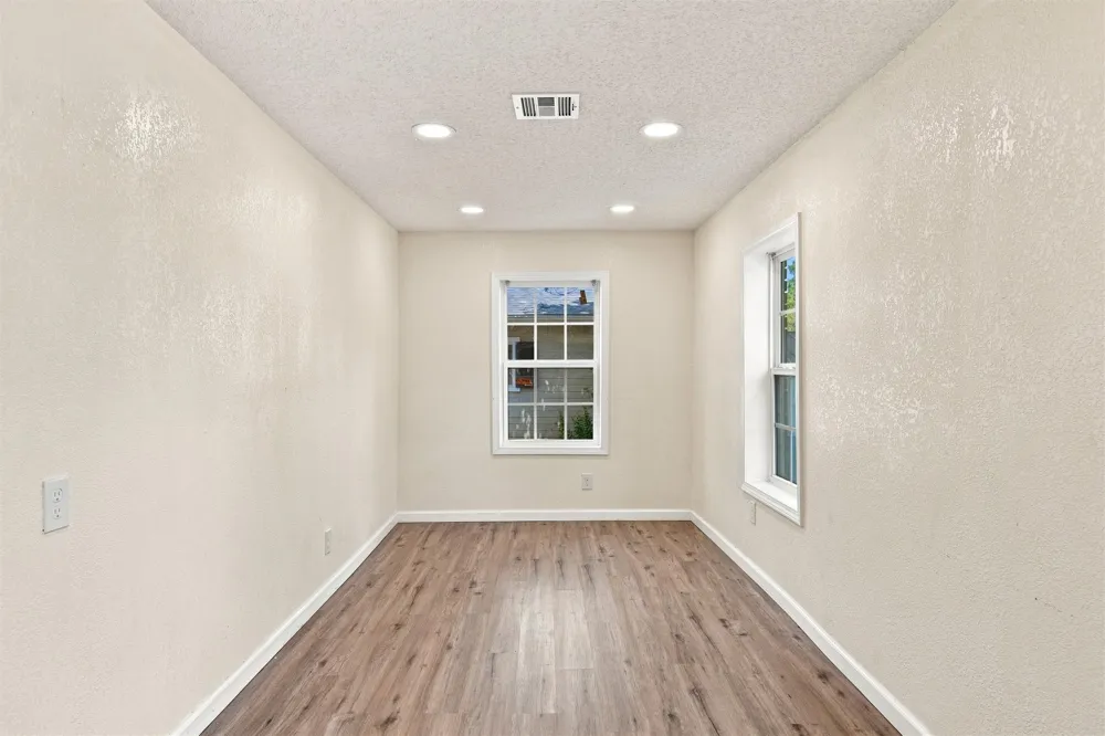 1126 W 7th Street McGregor, TX 76657