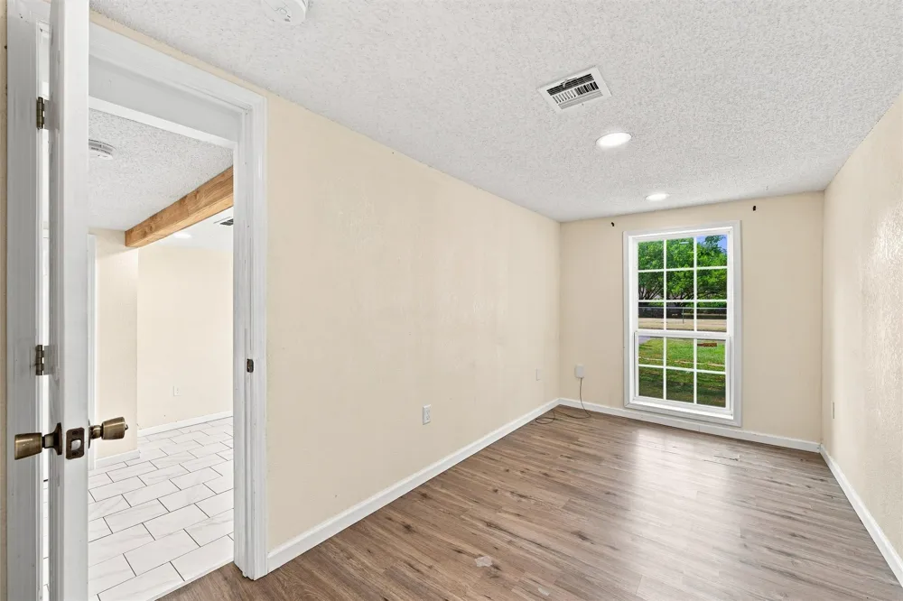 1126 W 7th Street McGregor, TX 76657