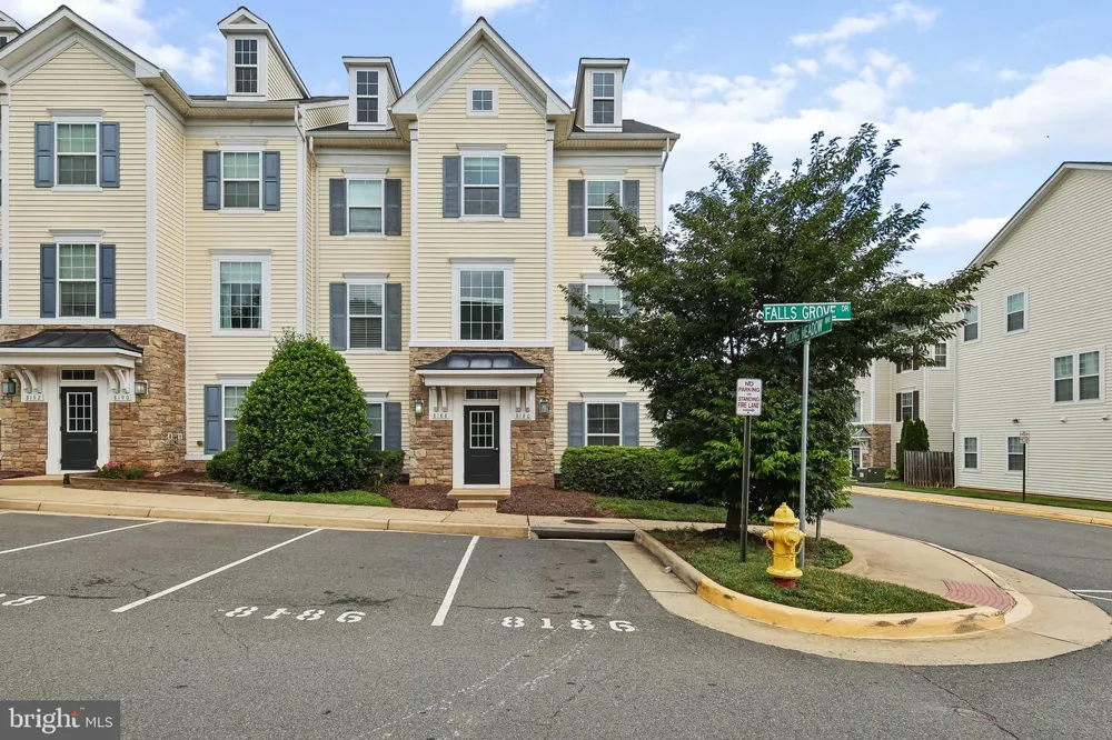 8186 FALLS GROVE DRIVE Manassas, VA 20111