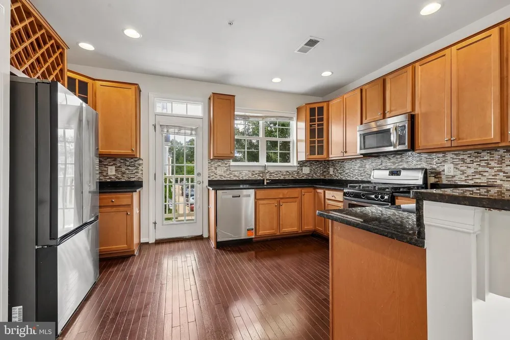 8186 FALLS GROVE DRIVE Manassas, VA 20111