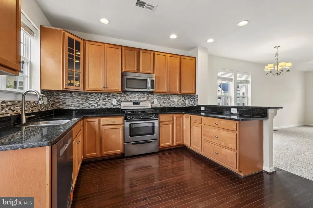8186 FALLS GROVE DRIVE Manassas, VA 20111