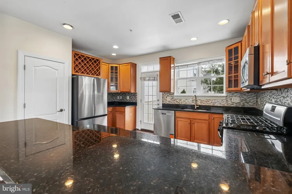 8186 FALLS GROVE DRIVE Manassas, VA 20111