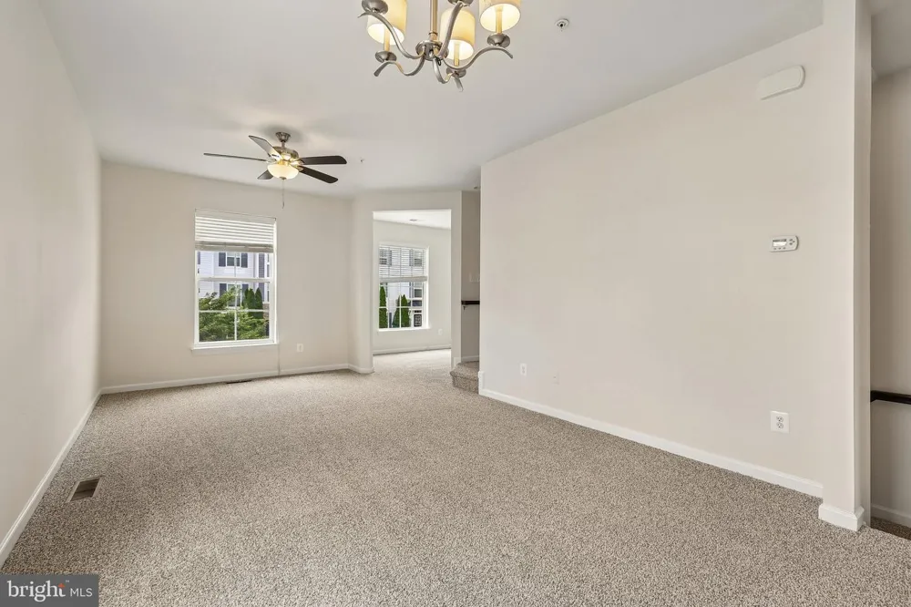 8186 FALLS GROVE DRIVE Manassas, VA 20111