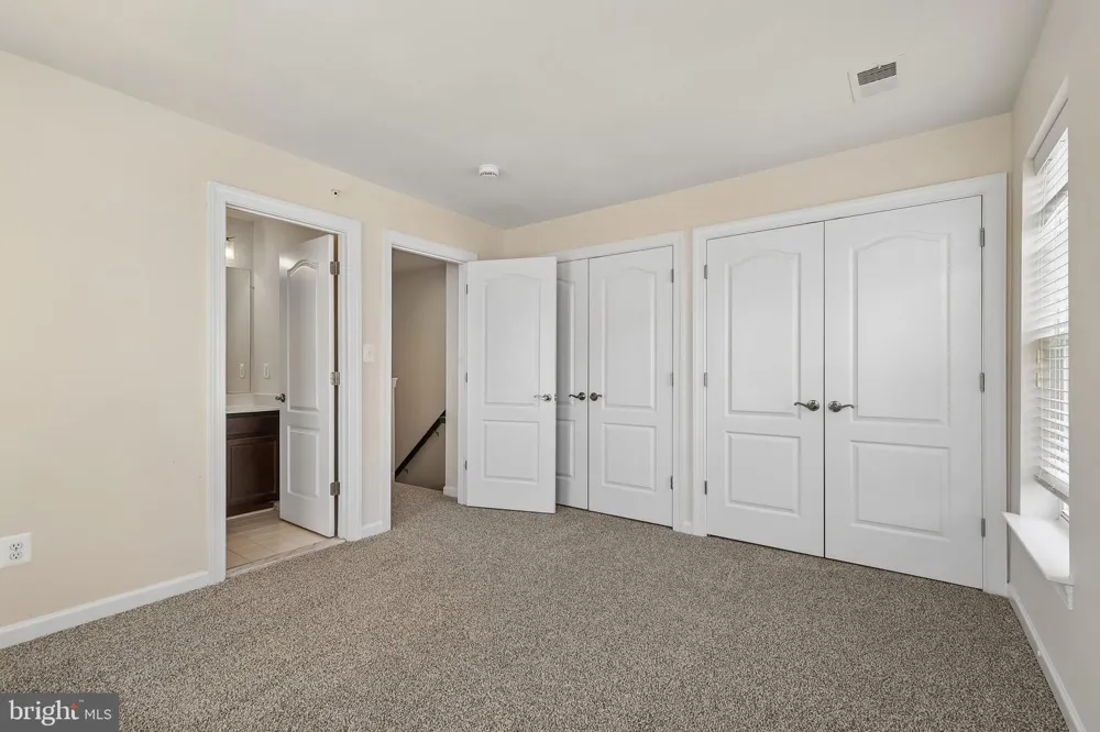 8186 FALLS GROVE DRIVE Manassas, VA 20111