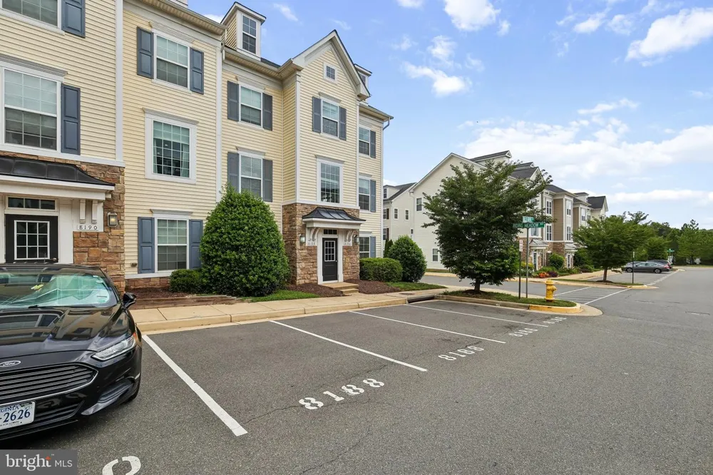 8186 FALLS GROVE DRIVE Manassas, VA 20111