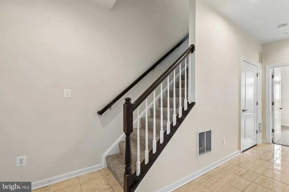 8186 FALLS GROVE DRIVE Manassas, VA 20111