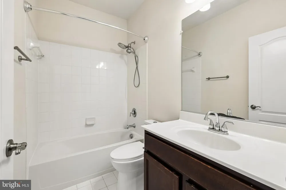 8186 FALLS GROVE DRIVE Manassas, VA 20111