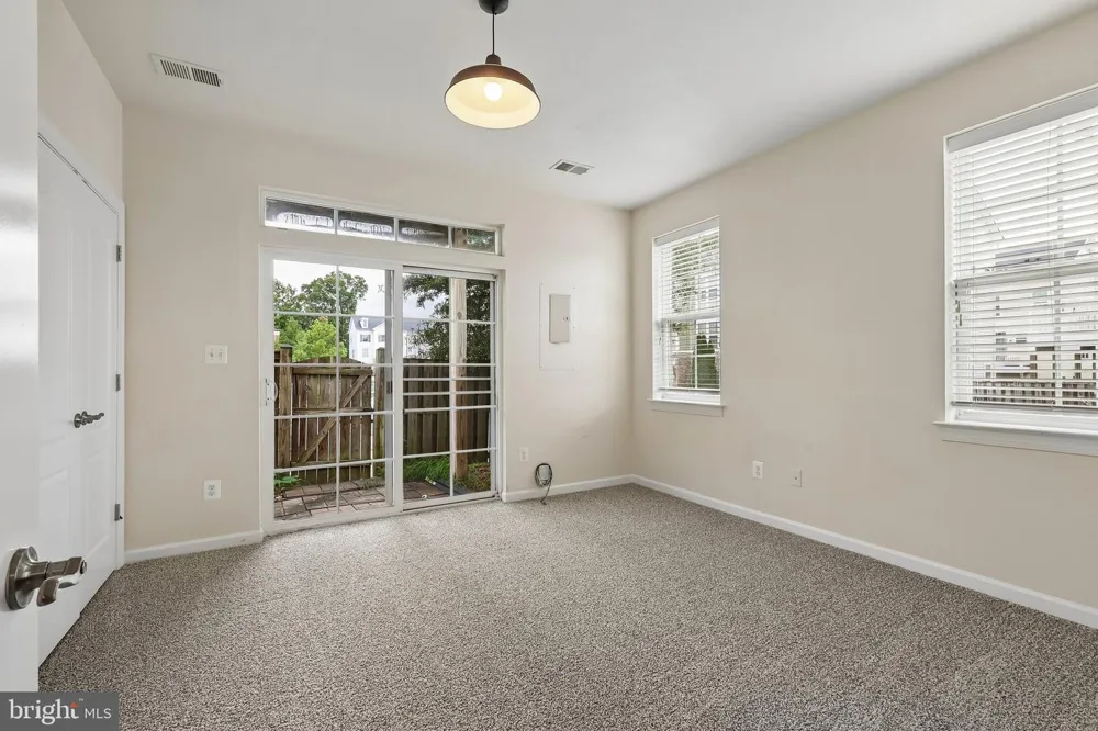 8186 FALLS GROVE DRIVE Manassas, VA 20111
