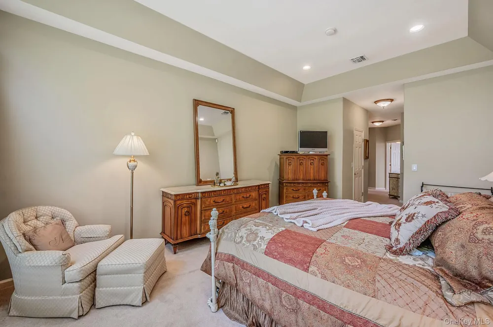 163 Hamlet Drive Mount Sinai, NY 11766