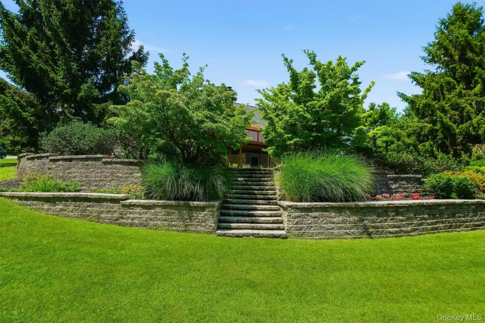 214 W Mombasha Road Monroe, NY 10950