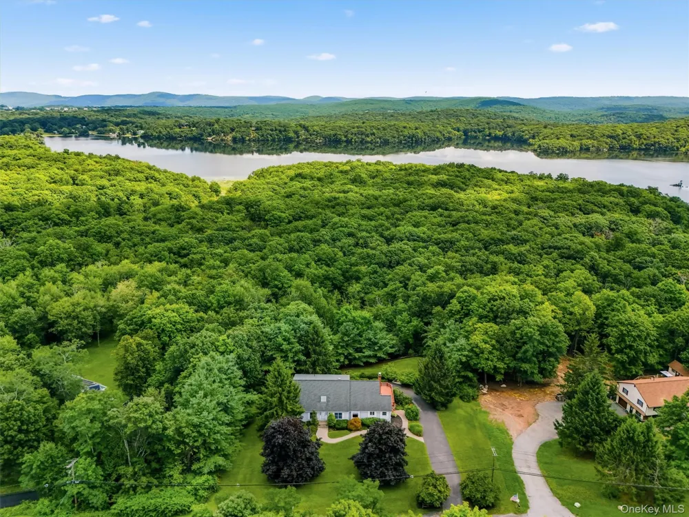 214 W Mombasha Road Monroe, NY 10950