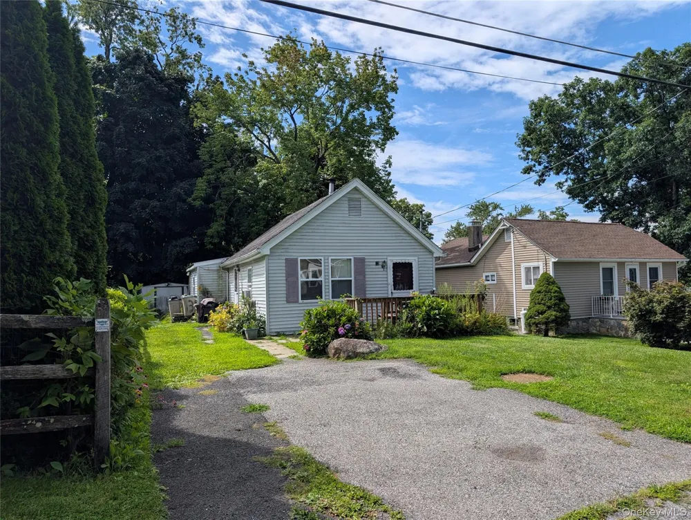13 Lowell Road Carmel, NY 10512