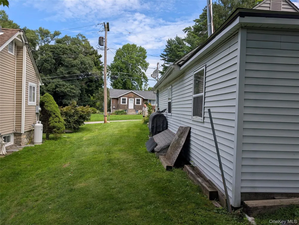 13 Lowell Road Carmel, NY 10512