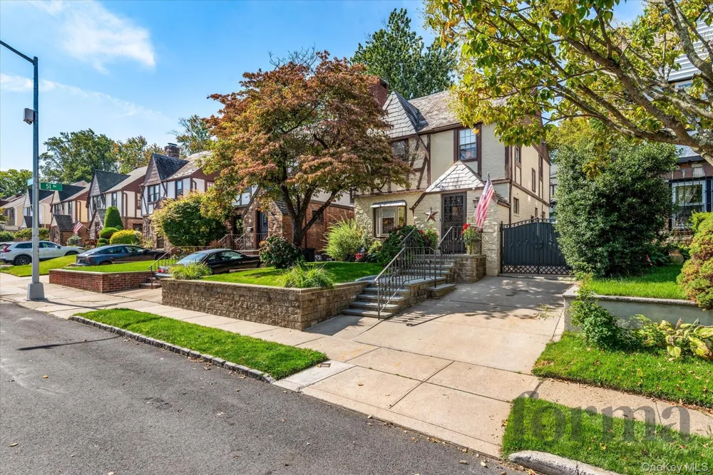 5022 Overbrook Street Douglaston, NY 11362