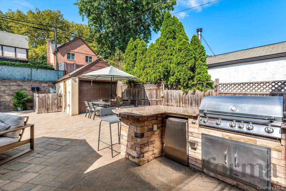 5022 Overbrook Street Douglaston, NY 11362