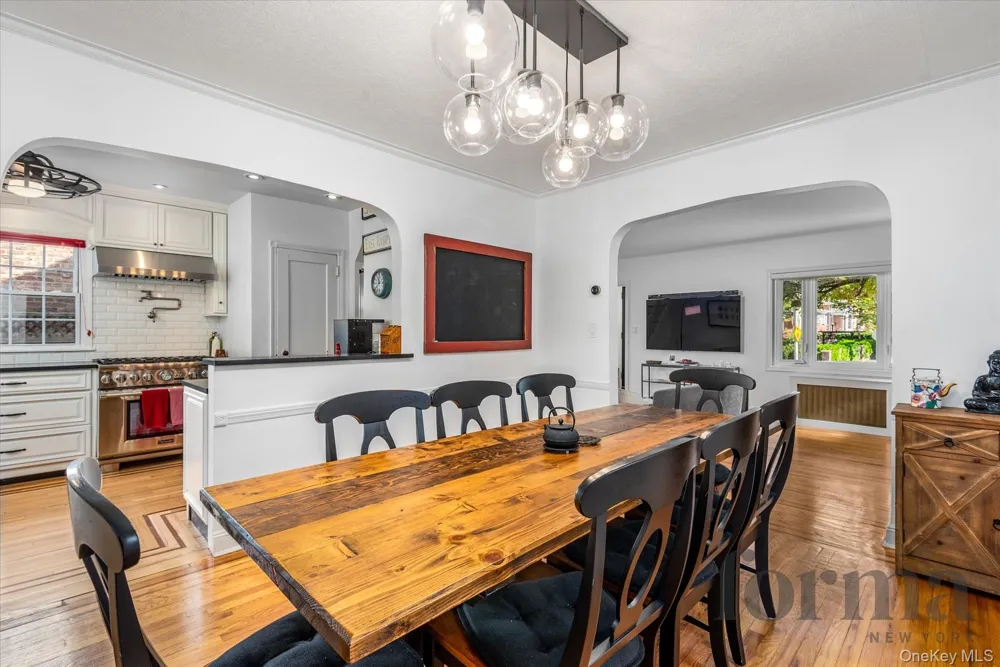 5022 Overbrook Street Douglaston, NY 11362
