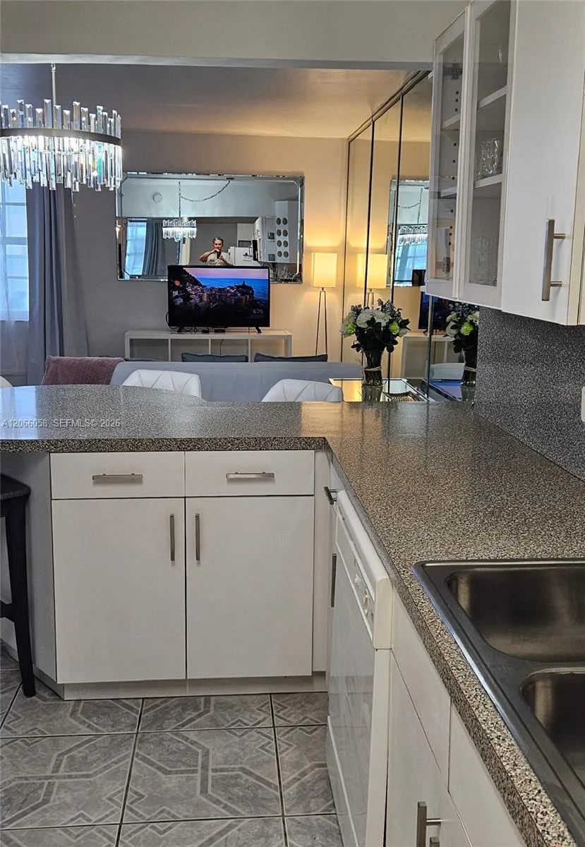 100 Lincoln Rd #616 Miami Beach, FL 33139