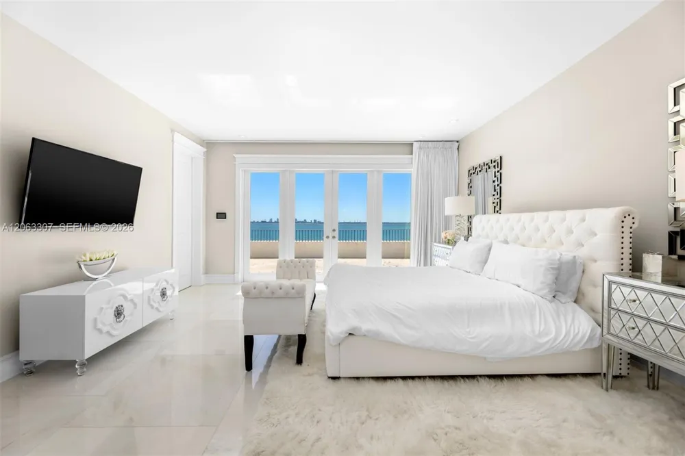 1460 S Treasure Dr North Bay Village, FL 33141