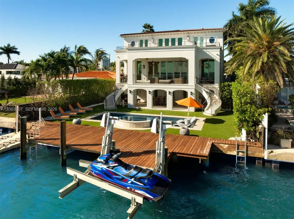 1460 S Treasure Dr North Bay Village, FL 33141