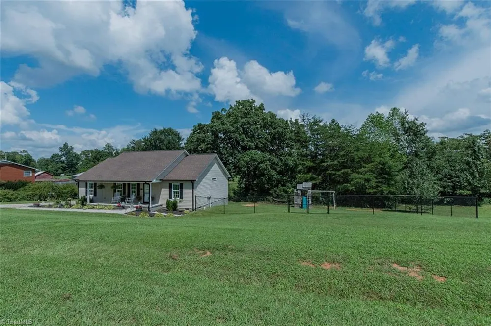 185 Broadway Road Lexington, NC 27295