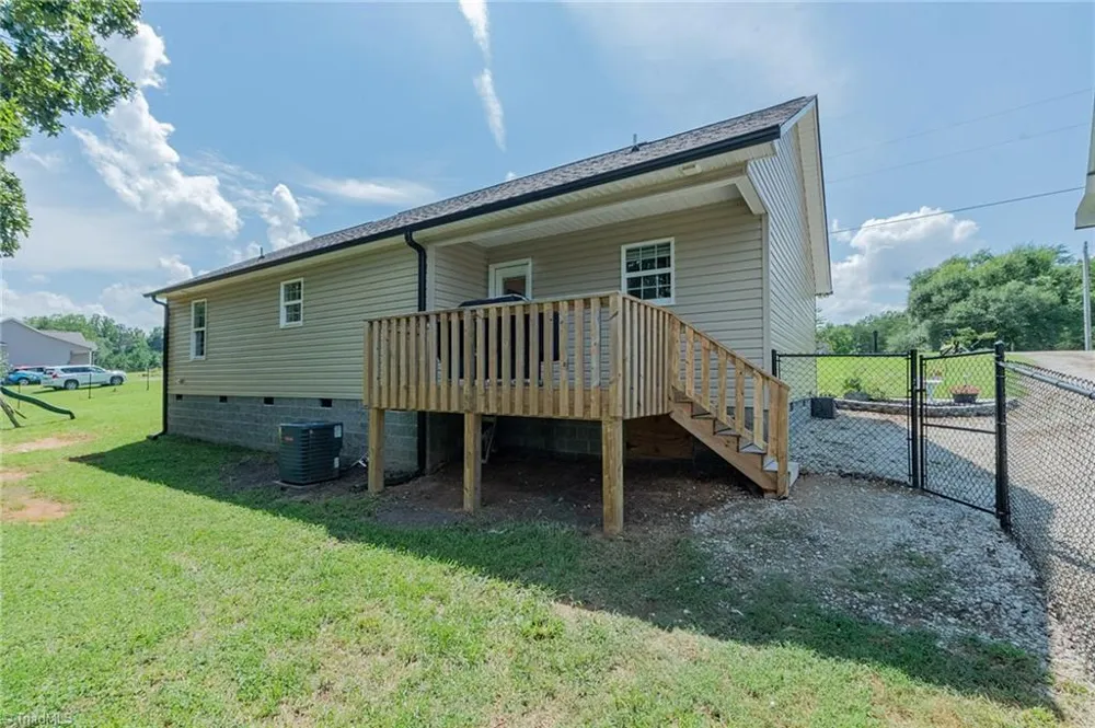 185 Broadway Road Lexington, NC 27295