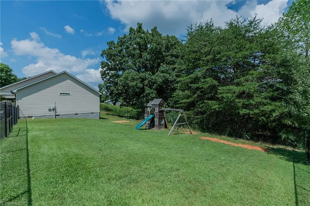 185 Broadway Road Lexington, NC 27295