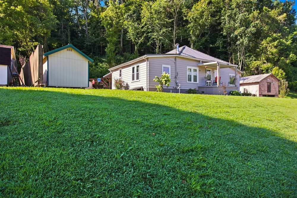 8565 Lawrenceburg Hwy Mount Pleasant, TN 38474