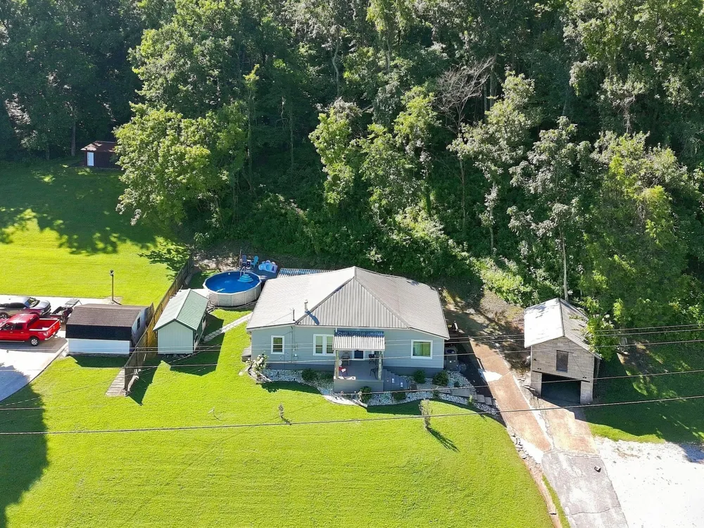 8565 Lawrenceburg Hwy Mount Pleasant, TN 38474