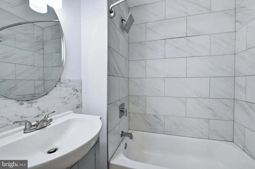 2242 16TH STREET NE Washington, DC 20018