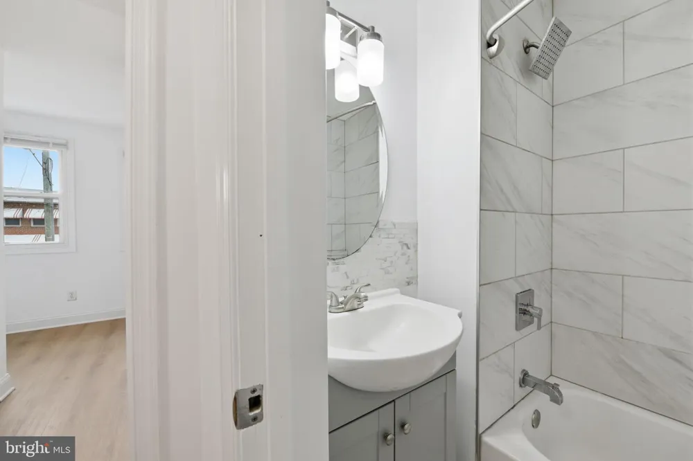 2242 16TH STREET NE Washington, DC 20018