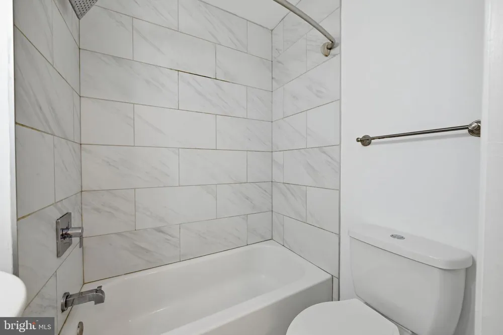 2242 16TH STREET NE Washington, DC 20018